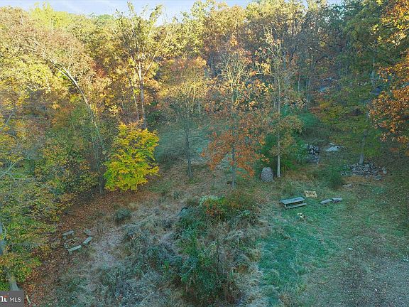 3rd image of 4000 Grandview Dr