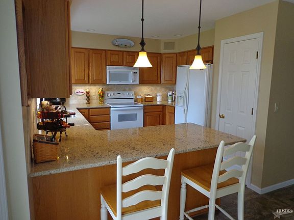 5th image of 302 Carlisle Dr