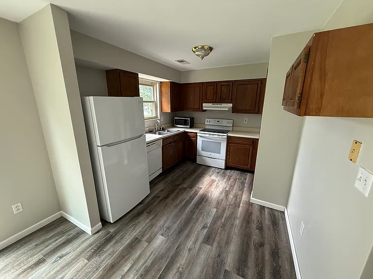 14 Ramona Dr — Photo 4