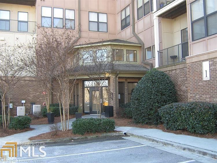 2nd image of 898 898 Oak St