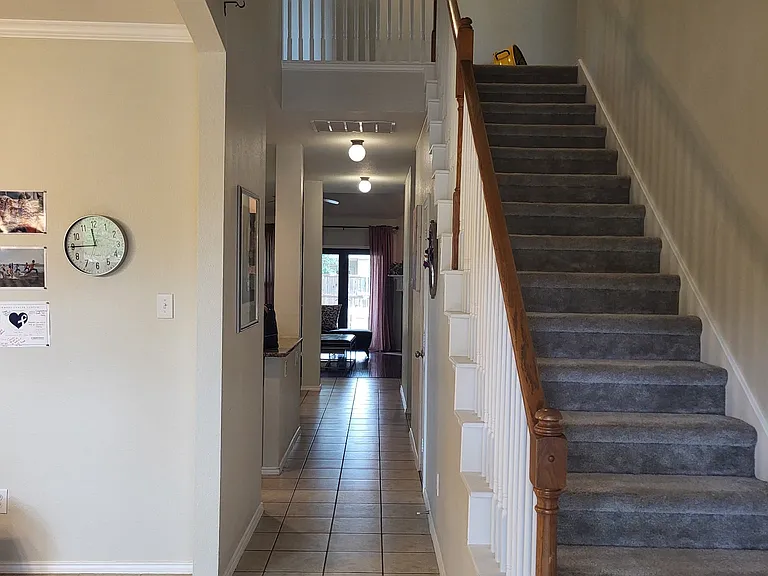 1421 Castlegar Ln — Photo 6