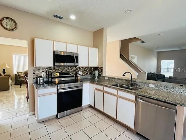 439 Bloomingdale Dr — Photo 5