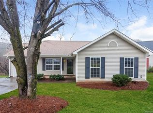 833 Silver Ct, Charlotte, NC 28217