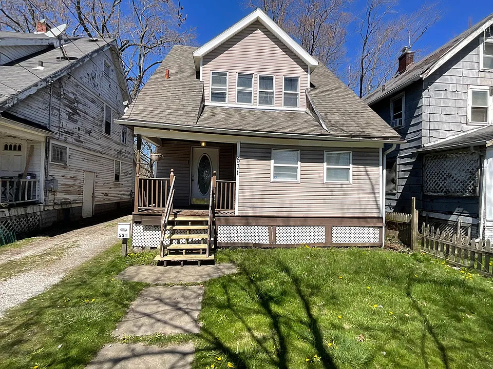 531 Washington St NE