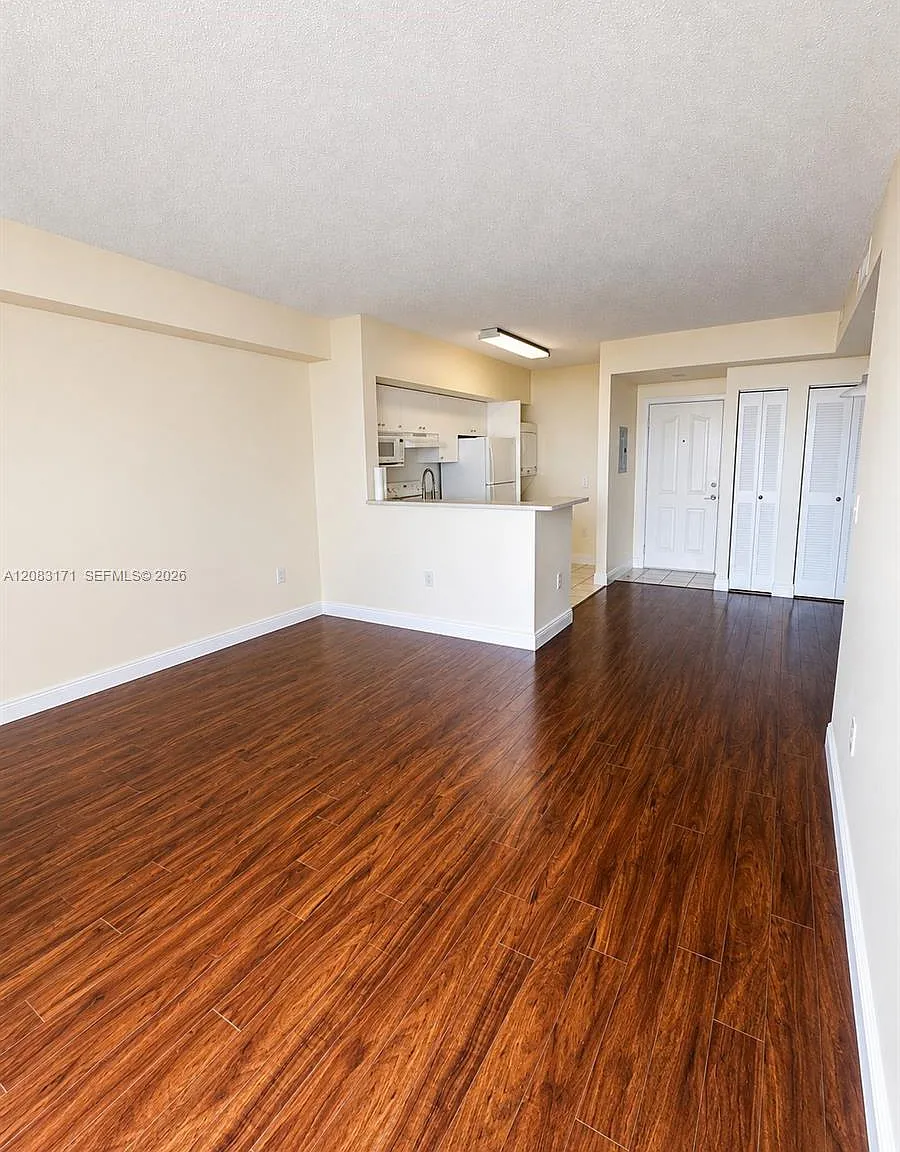 Blue Lagoon Condo — Photo 4