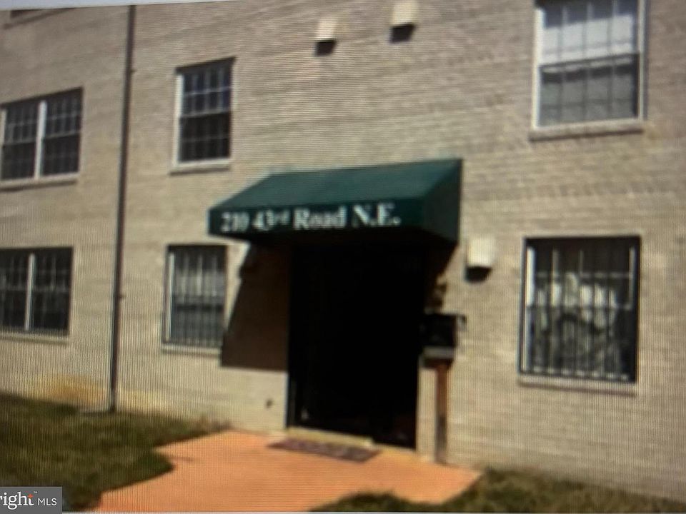 1st image of 210 43rd Rd NE APT B3