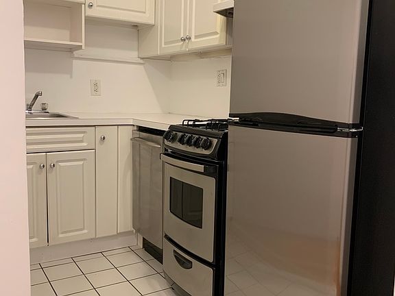 3rd image of 21 Gramercy Park S APT 3C