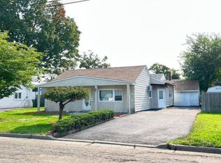 24 Crescent Rd, Edison, NJ 08817