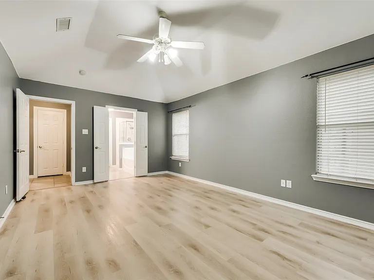4403 New Meadow Dr — Photo 16