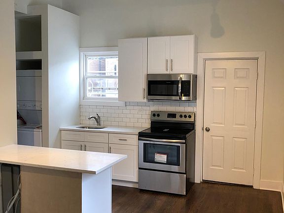2nd image of 1826 N Paulina St #1