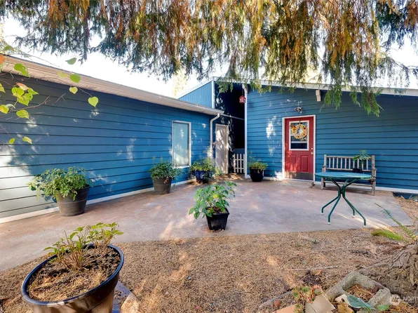 1961 E Mason Lake Drive E, Grapeview, WA 98546