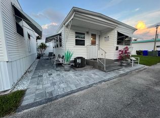 21 Hibiscus Dr #I, Briny Breezes, FL 33435