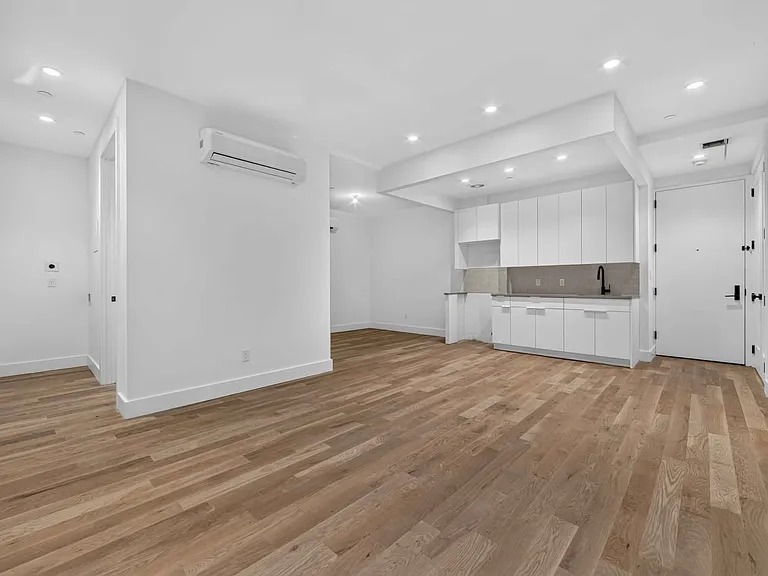 173 Tompkins Ave #1R — Photo 5