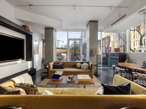 471 Washington Street 1B image 1 of 15