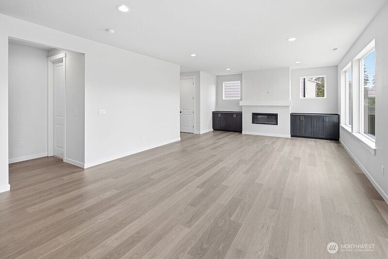 3rd image of 14306 14th Avenue Ct E #197
