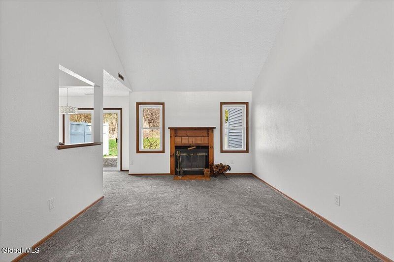 4th image of 34 Westchester Drive