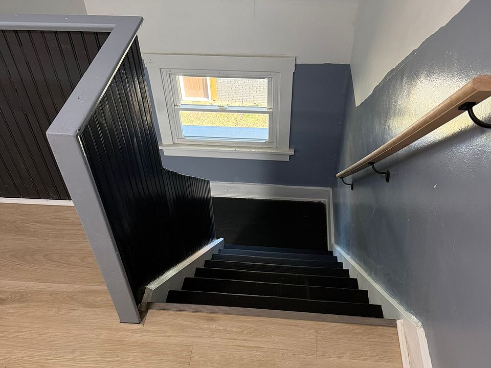 1st image of 3572 Van Antwerp Pl Unit 3