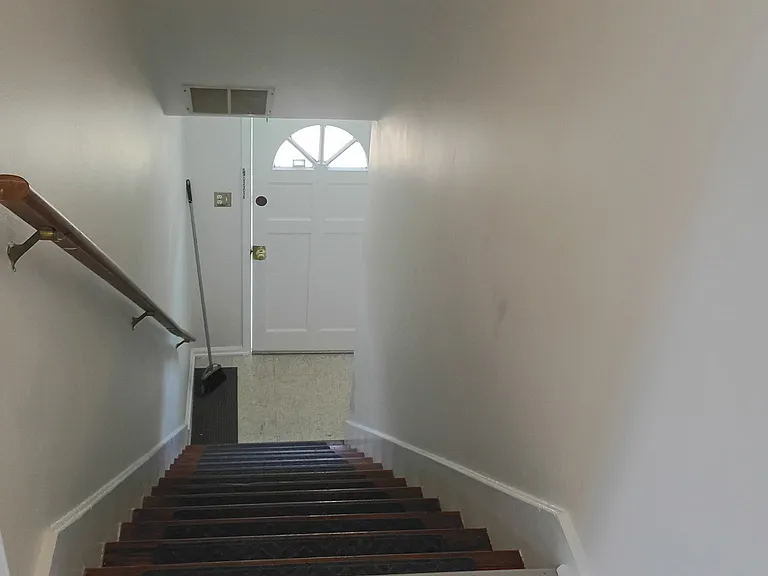 317 Frances Ave — Photo 6