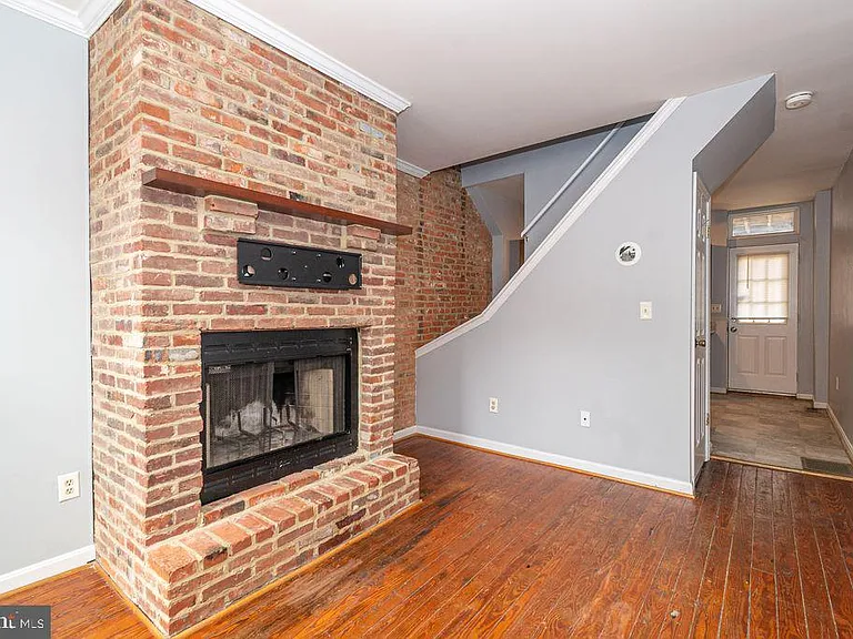 601 Harvey St — Photo 3