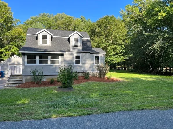 17 Reynolds Ave, Rehoboth, MA 02769