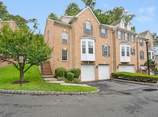 Willow Court, Chatham, NJ 07928