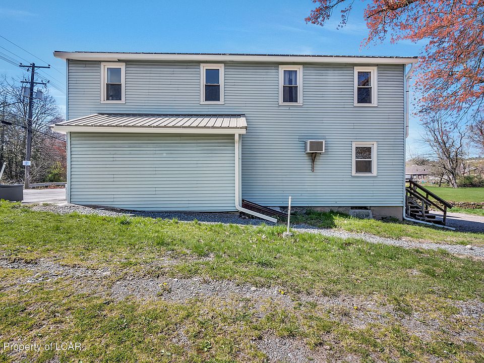 1004 Demunds Rd, Dallas, PA 18612 Zillow