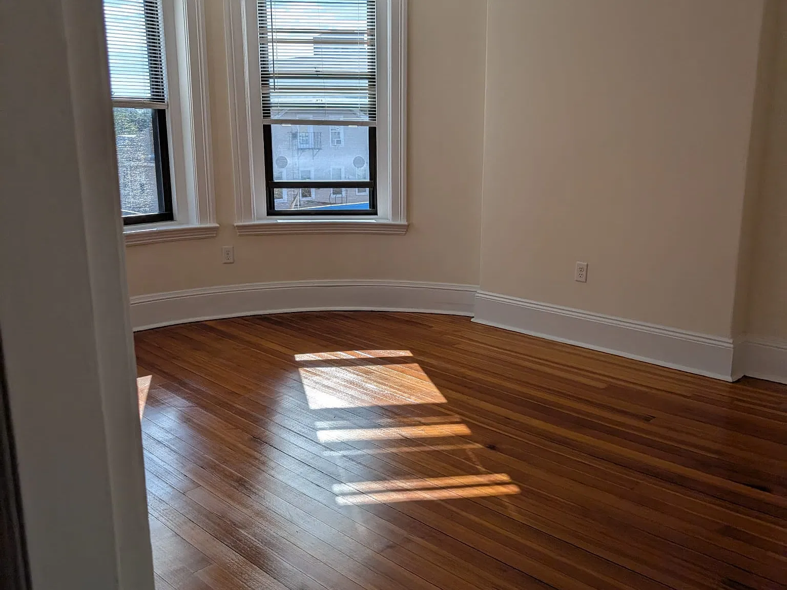 2 bed, 100 sqft, $1,600 — Photo 1
