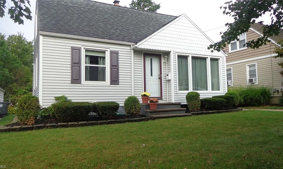 1st image of 1664 Oakwood Ave