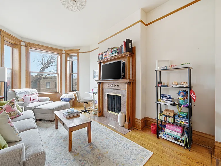 849 W Newport Ave #3 — Photo 2