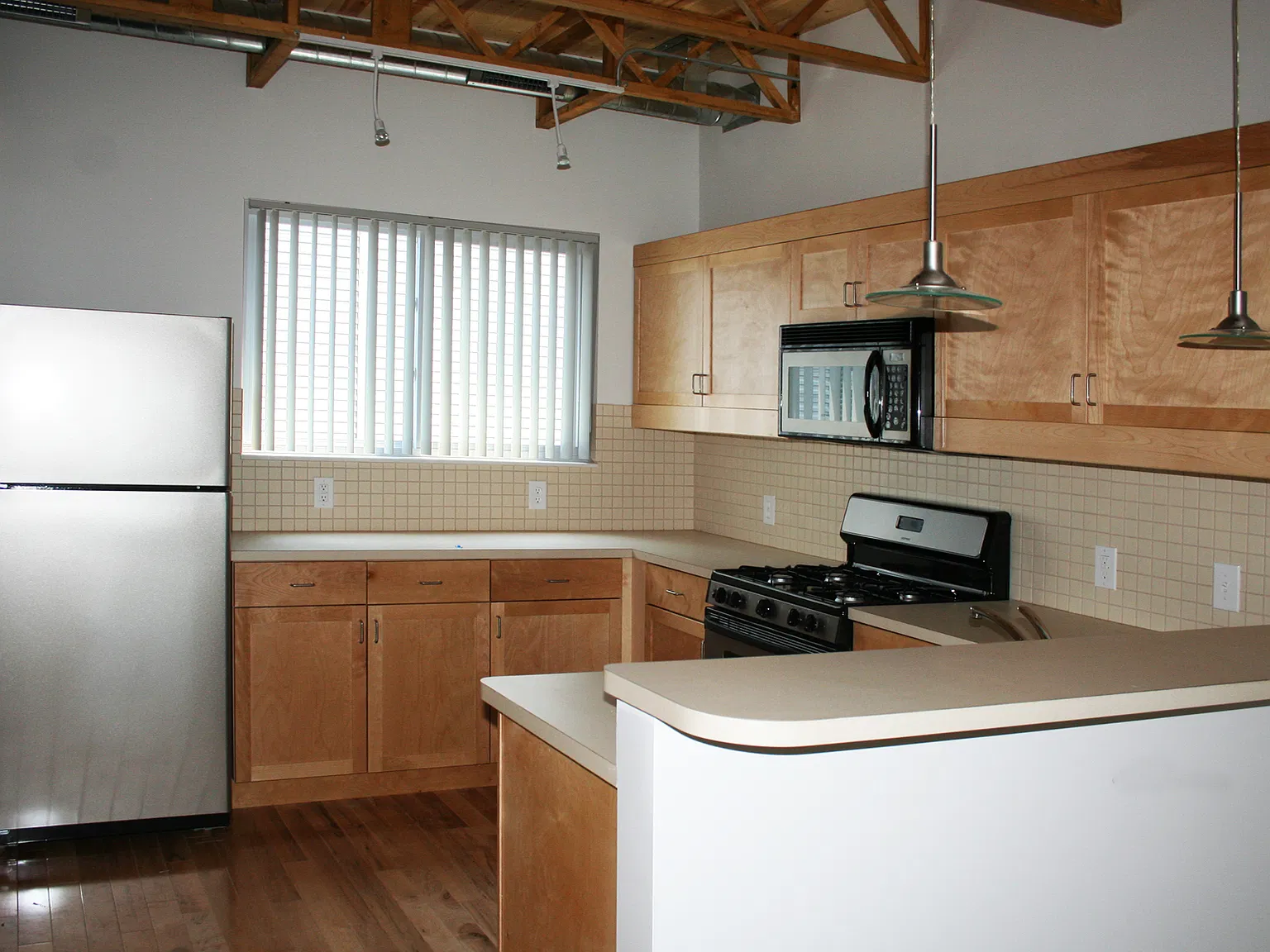 2 bed, 2.5 bath, 1087 sqft, $2,125 — Photo 2