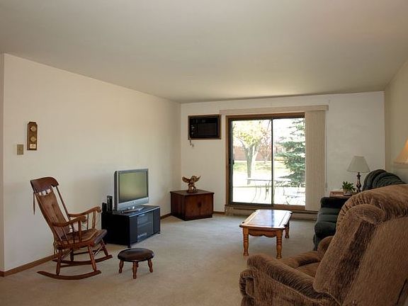 4th image of 4415 S Greenridge Cir #4415