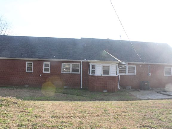 4th image of 1008 W College St