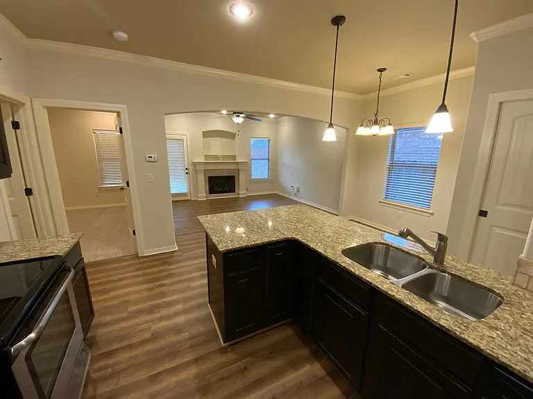 2639 N Arroyo Ave — Photo 8