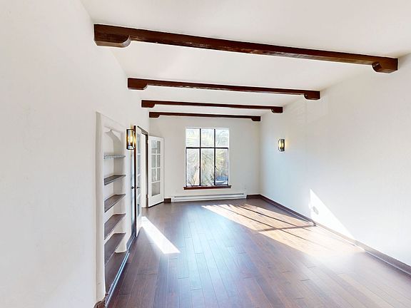 5th image of 2936 Schyler St APT 1