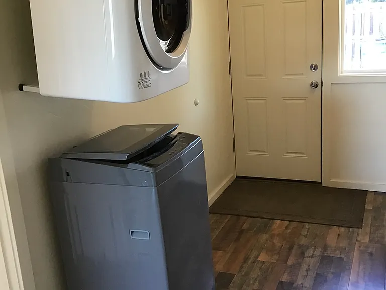 268 NE Holly St — Photo 6