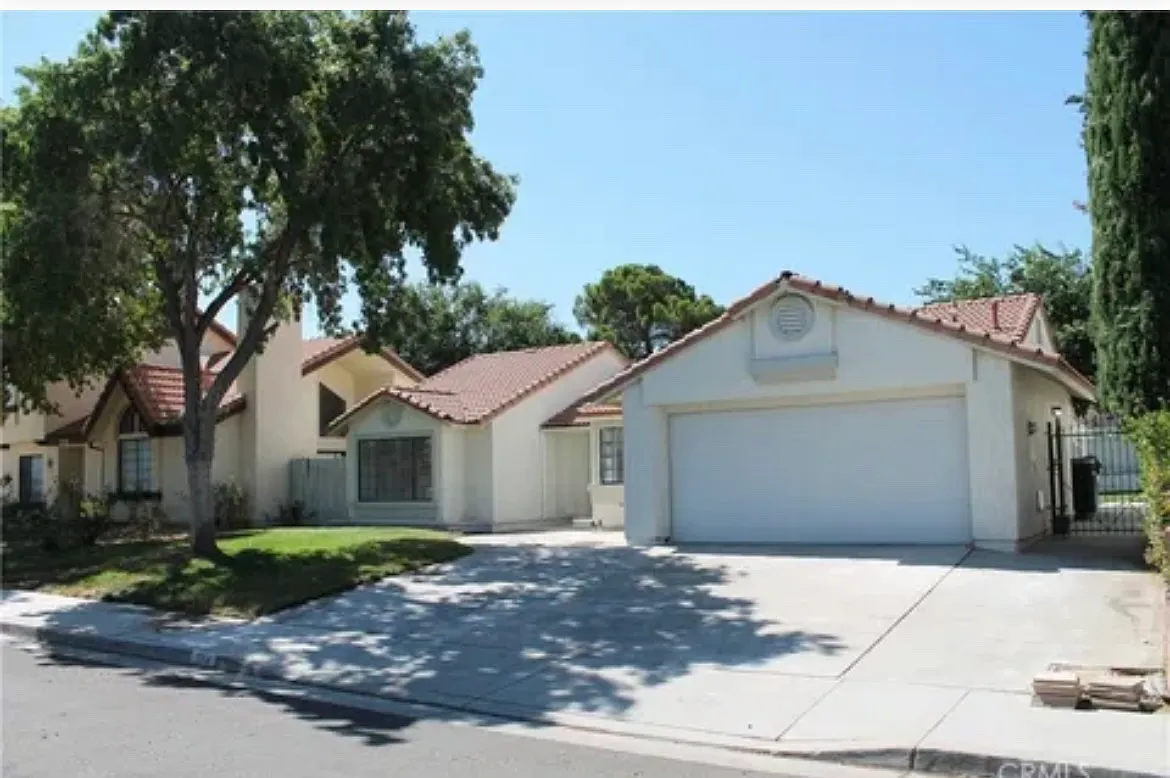 Building Photo - Cantlewood Dr