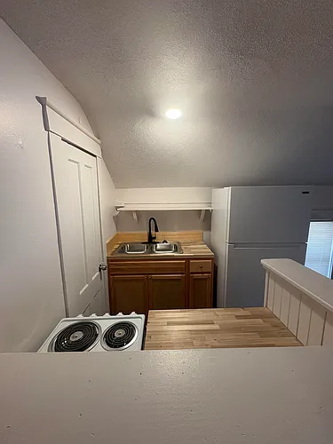 135 Church St #B Photo 1 135 Church St #B Photo 1