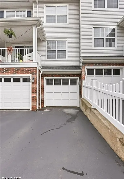 604 Knollwood Ct — Photo 33