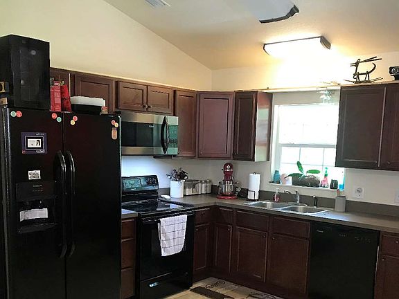 5th image of 174 SW Aurora Way