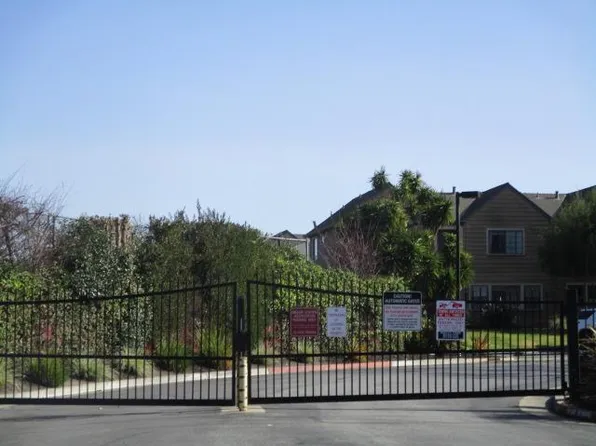 140 Gibson Dr APT 12, Hollister, CA 95023