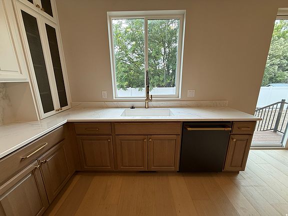 5th image of 1548 N 275 W