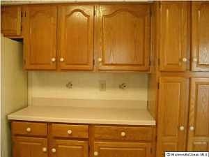 2nd image of 19 Narberth Way