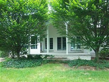 4th image of 9560 Bay Hill Dr NE