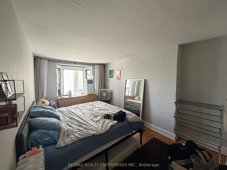 156 James St S #5 — Photo 7