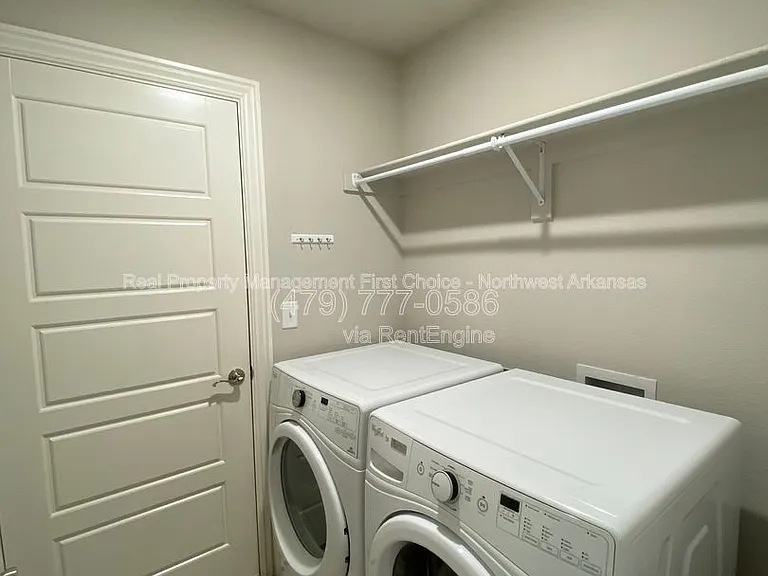 109 S Geranium Ln — Photo 23