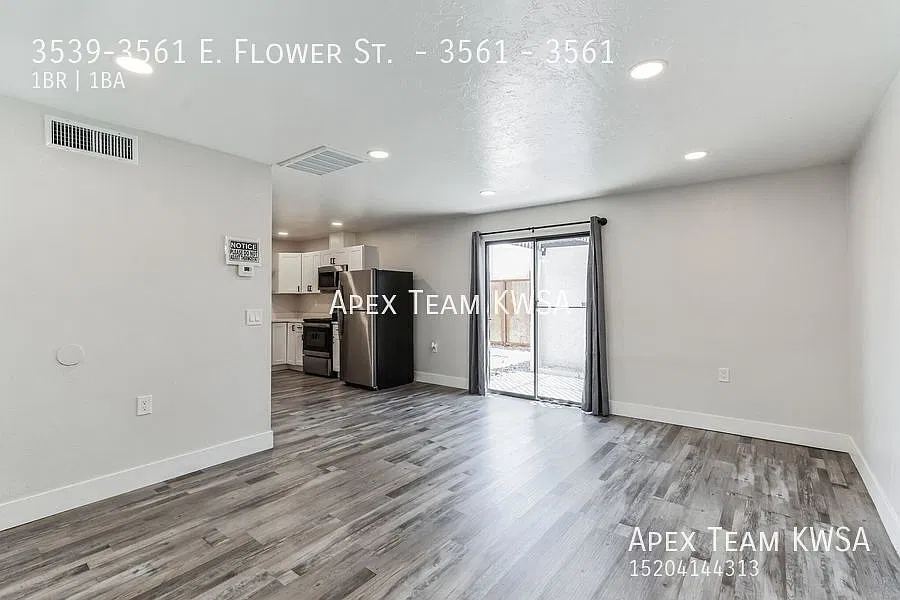 $875-Gorgeous & Modern 1BD/1BA with yard in Dodge Flower Neighborhood! — Photo 1