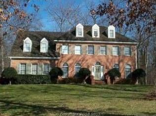 101 Lake Dr, Great Falls, VA 20164