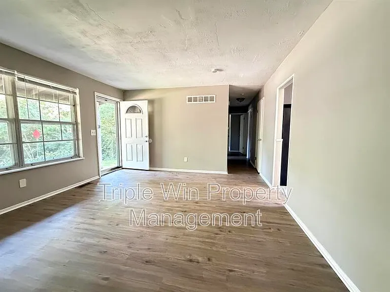 762 Del Marco Dr — Photo 4