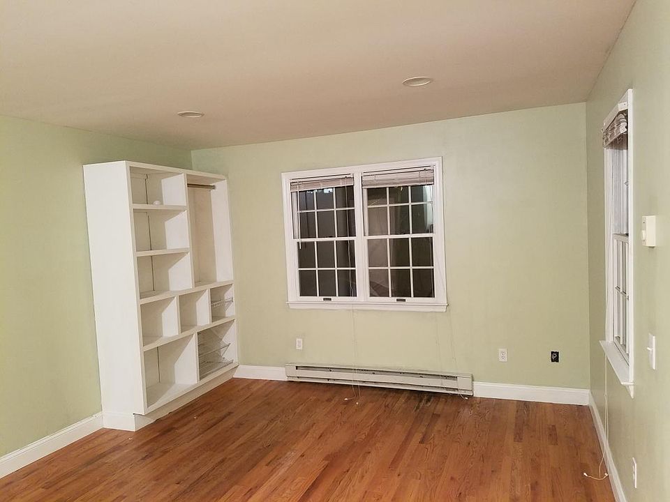 2nd image of 11 De Bera Ln #C