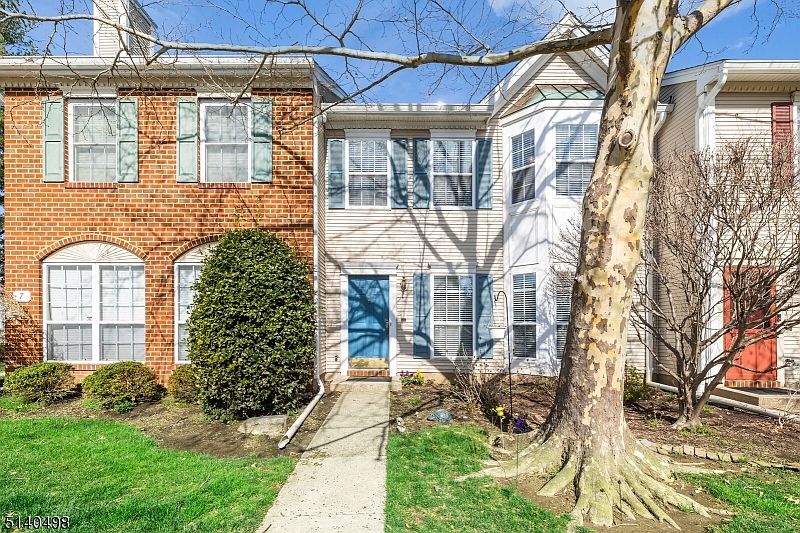 1st image of 9 Desoto Dr